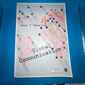 Global Communication by Cees J. Hamelink (Paperback)